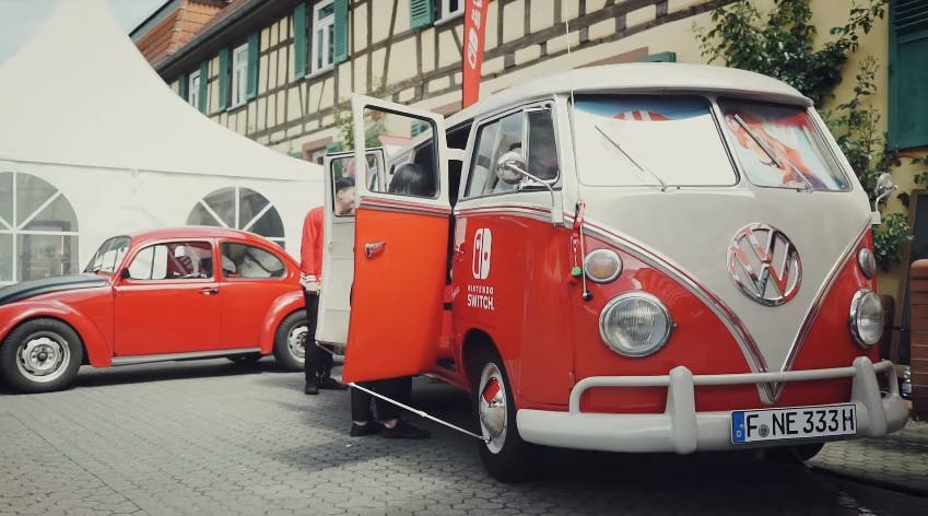 Vídeo: Nintendo lleva su Volkswagen Bulli de Switch al encuentro de coches antiguos de Hattersheim